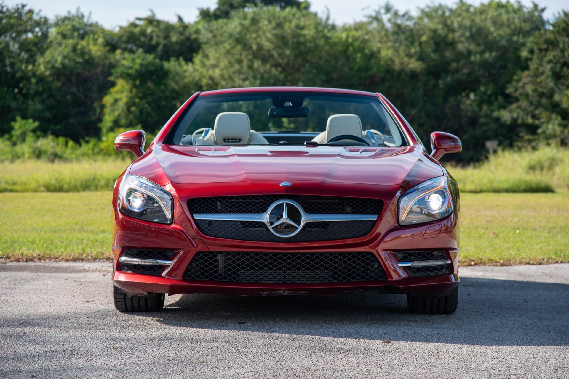 2014 Mercedes-Benz SL550: Prestige, Performance and Comfort - The